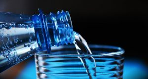 Koliki rok trajanja ima flaširana voda?